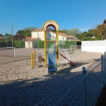 Pavillon 4/5 Pers. Avec Piscine A 1,4 Km De La Belesbat, Vincent Sur Jard - Fr-1-357-327 * サン・ヴァンサン・シュル・ジャール