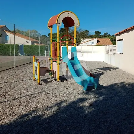 Pavillon 4/5 Pers. Avec Piscine A 1,4 Km De La Belesbat, Vincent Sur Jard - Fr-1-357-327